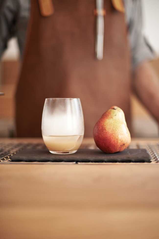 Dettaglio su un banco in legno