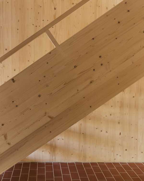 corpo scala in legno