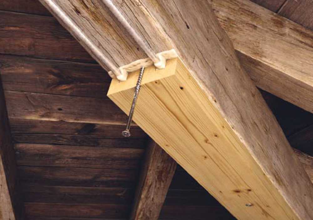 Strutture in legno e adesivo per consolidamento