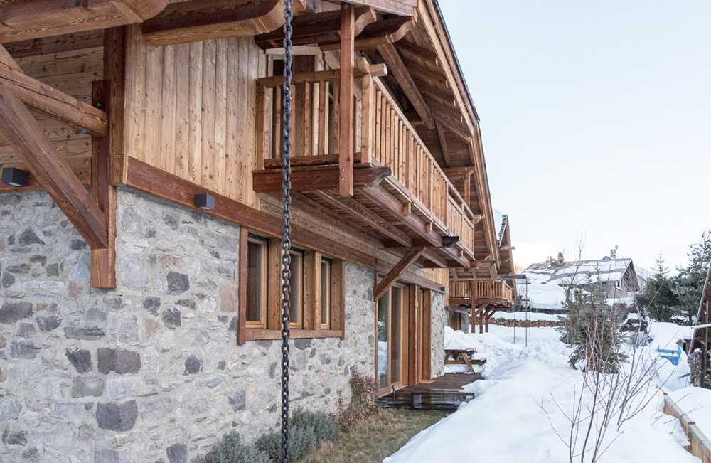 Chalet en madera y piedra