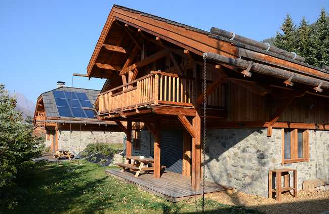 Basamento di uno chalet in pietra e malta