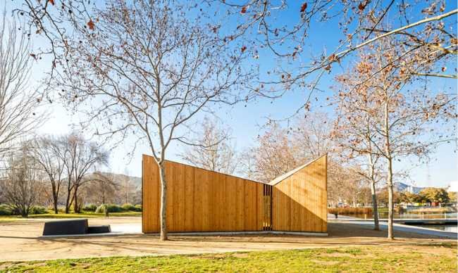Modulo in legno con tetto inclinato