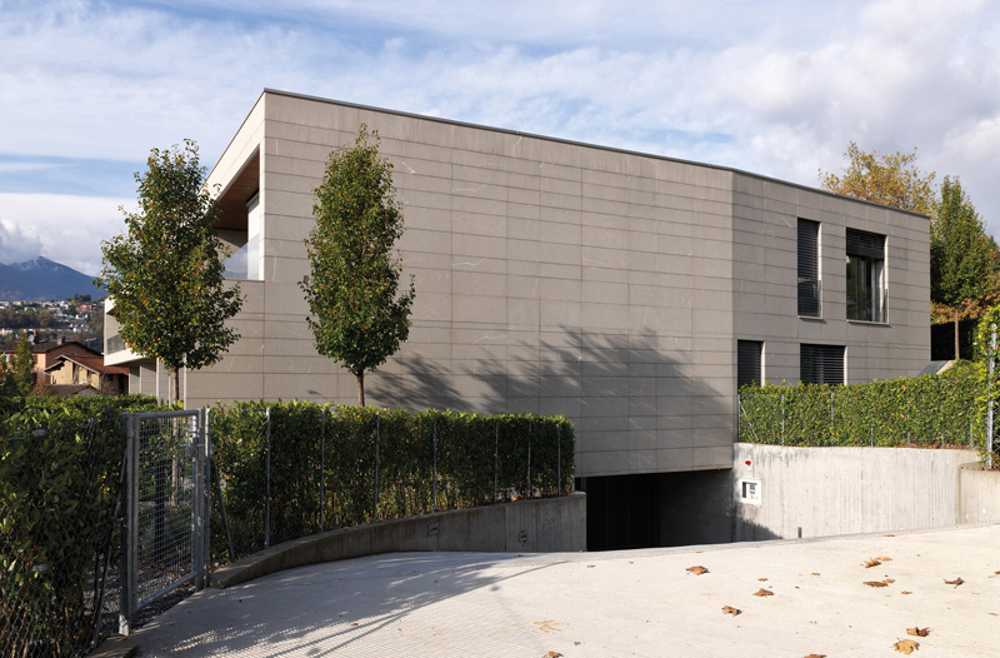 Condominio de madera y base de concreto