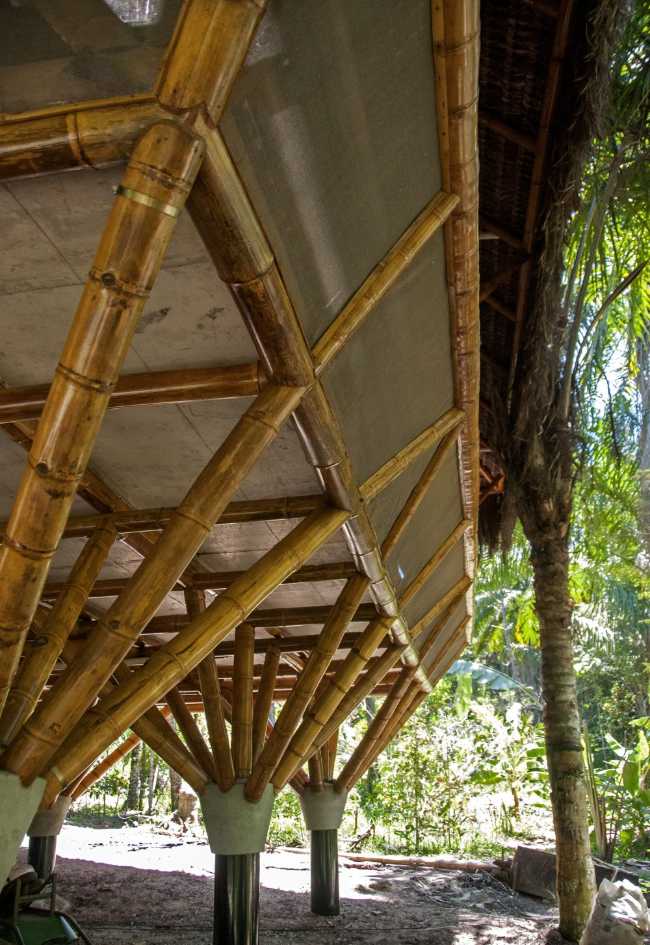 Bamboo and wood for a hostel
