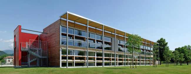 Extension en bois pour l'école en Vénétie. La technologie la plus avancée pour l'éducation