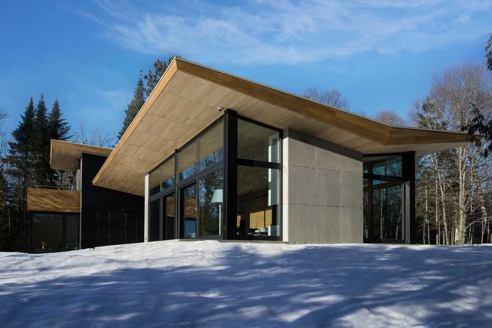 Glass and wood for a cottage