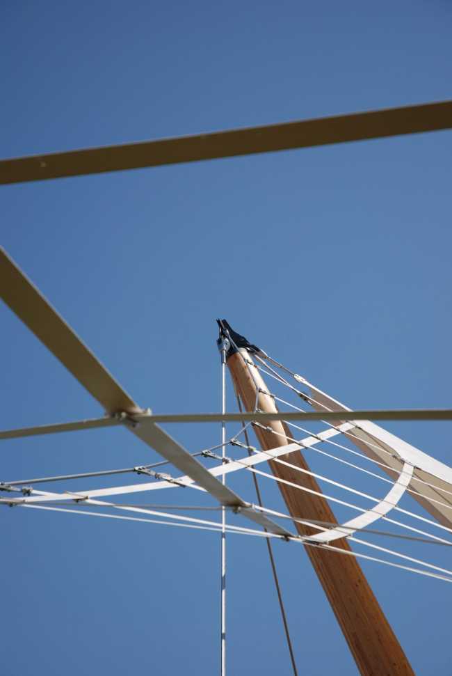 Dettaglio di una tensostruttura in legno