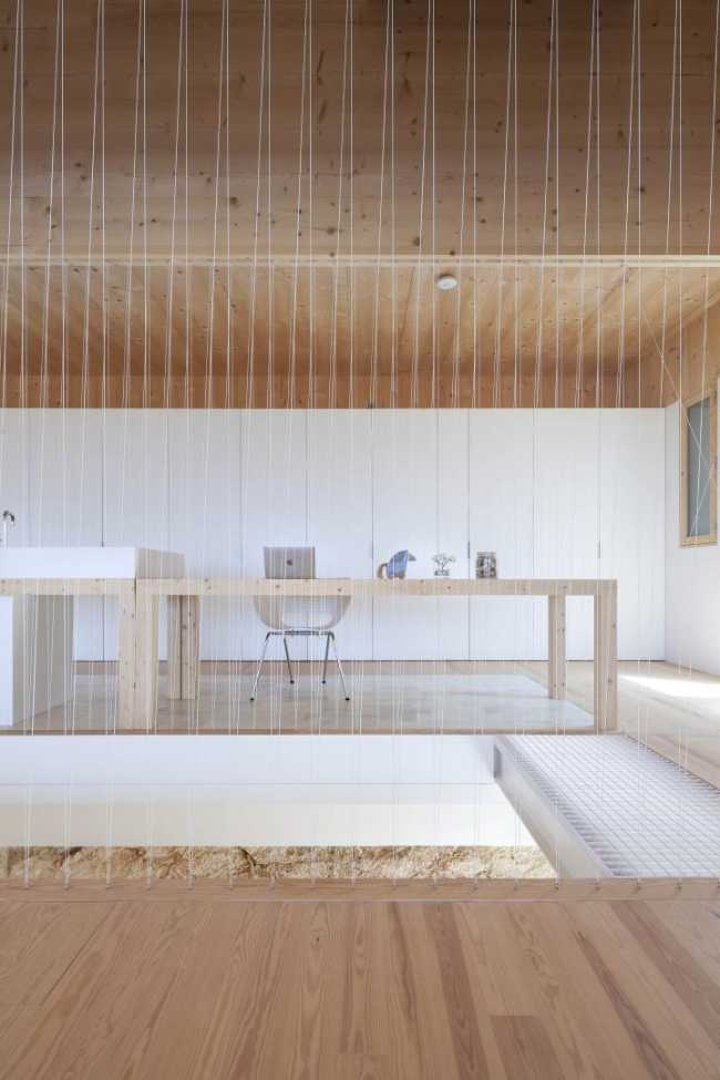 Estudio con interior de madera