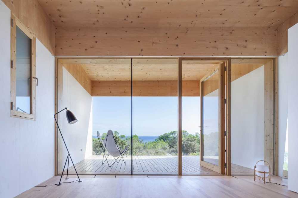 Bioclimatic systems for a wooden villa