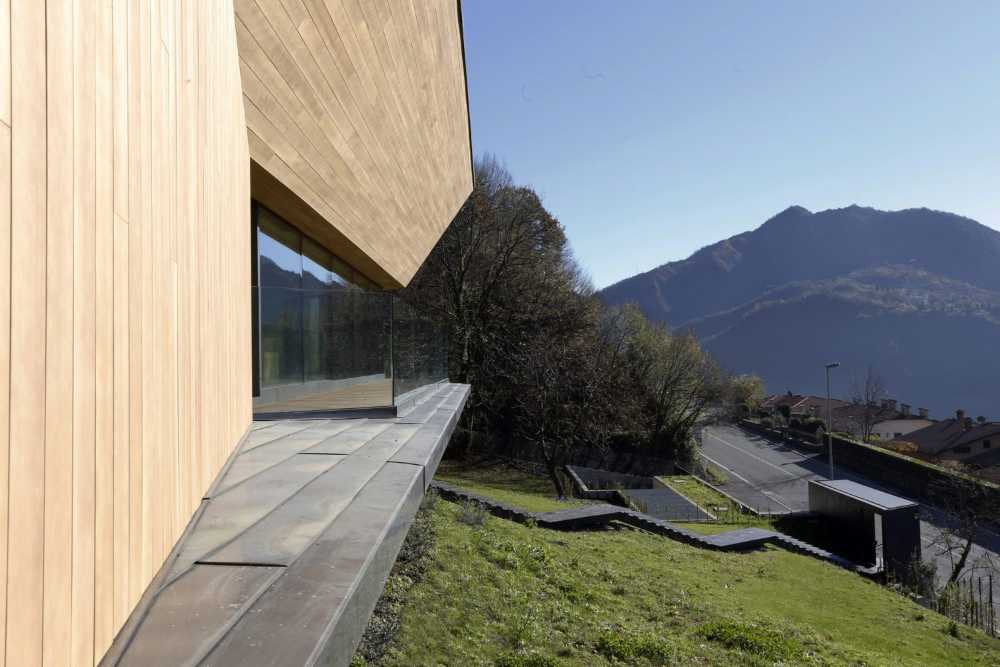 Villa en terreno inclinado