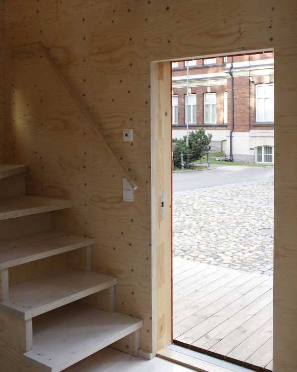 Interior de madera escaleras