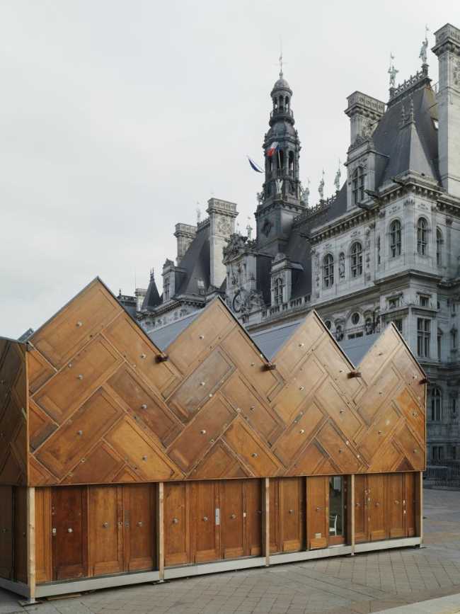 Pavilion in geometric wood