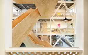 Edificio commerciale in legno