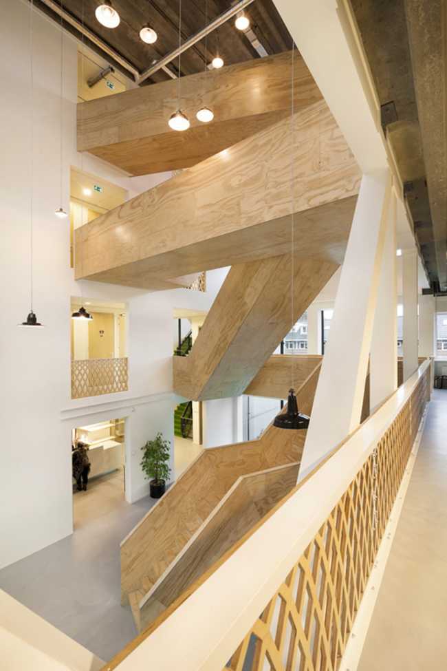 Corpi scala in legno