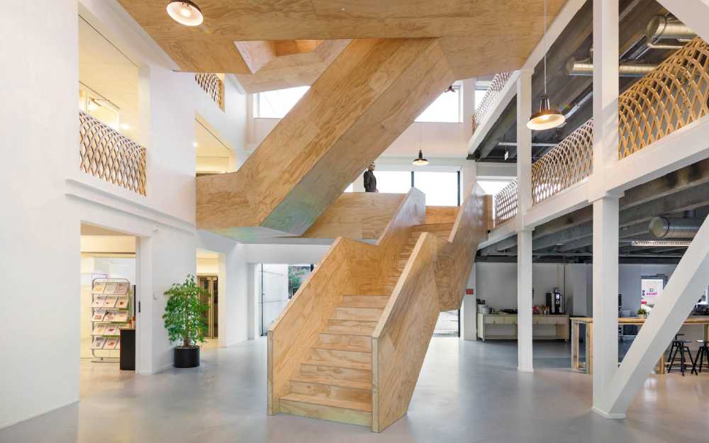 Edificio commerciale interno in legno