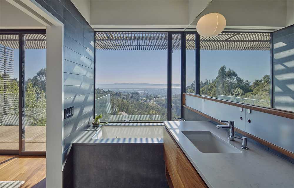 Villa in San Francisco. Open plan architecture facing the Californian Bay