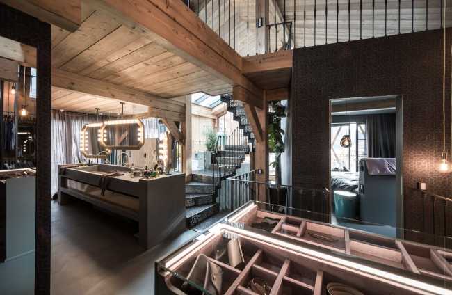 Interni della dimora storica in legno