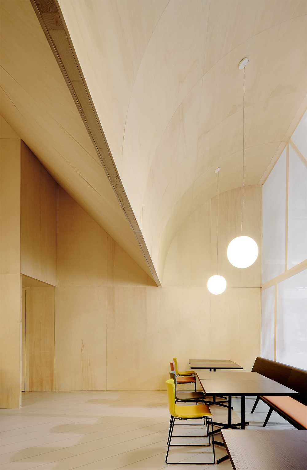 Spazio espositivo in legno