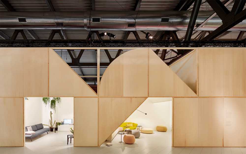 Spazio espositivo in legno