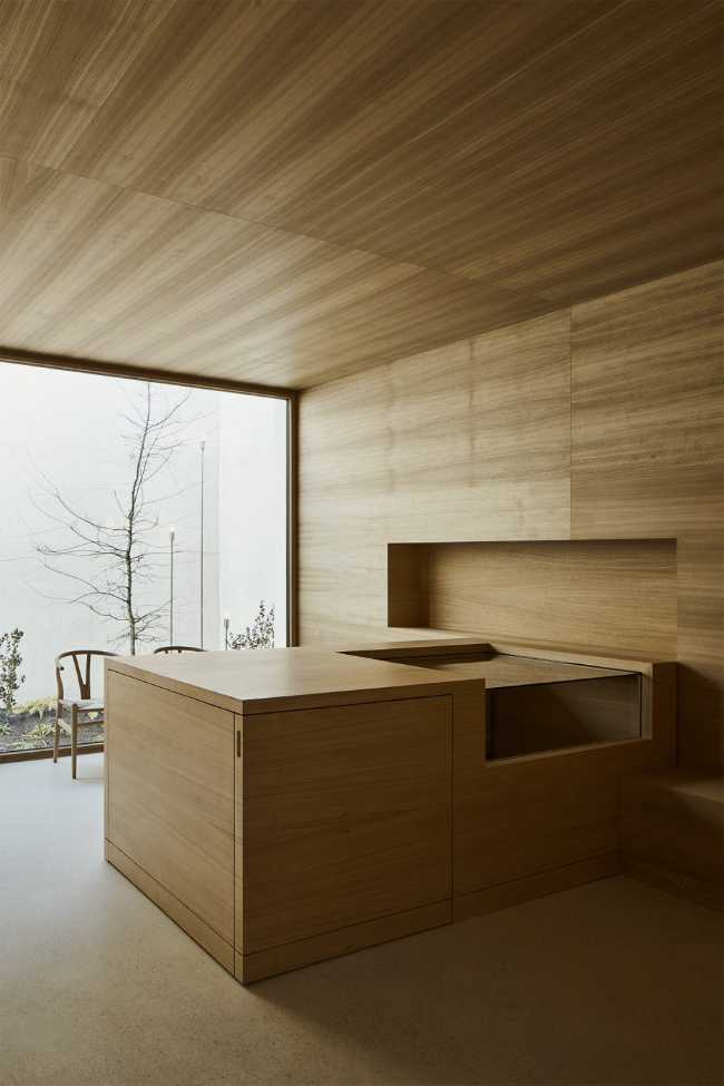 Interno cimitero in legno