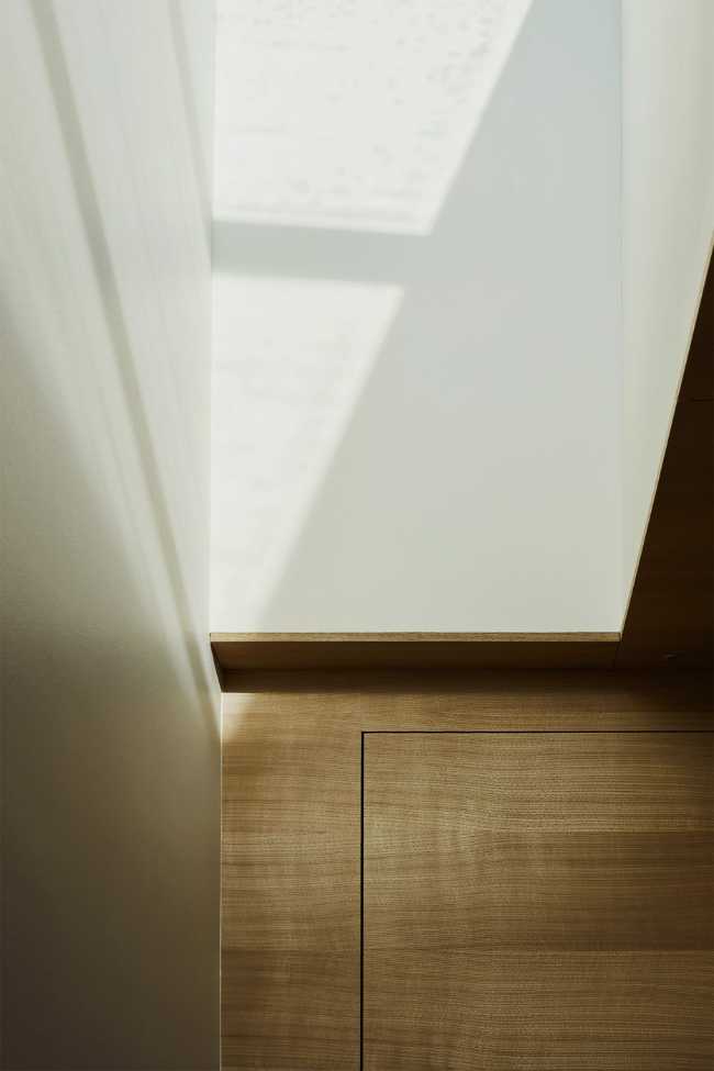 Interno cimitero in legno