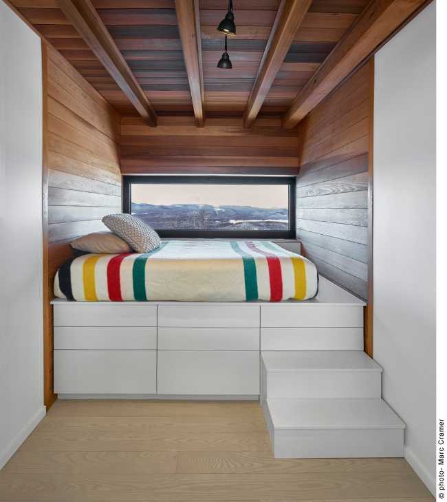 Camera da letto soffitto in legno