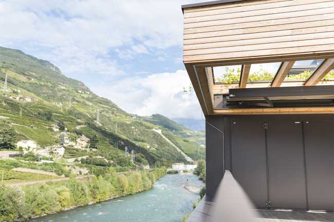 Struttura in legno e paesaggio