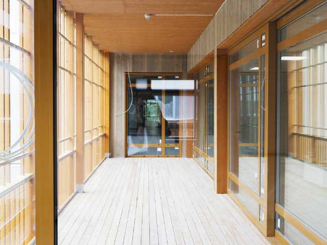 Interni legno e vetro