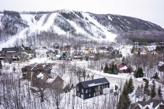 Chalet in the winter Canadian nature