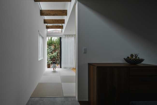 Internal passageway to the house