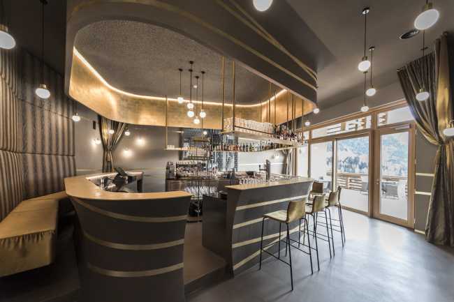 Bar de lujo hotel de madera