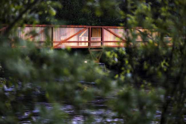 Acciaio Cor-ten, accoya e legno per un ponte pedonale in Norvegia