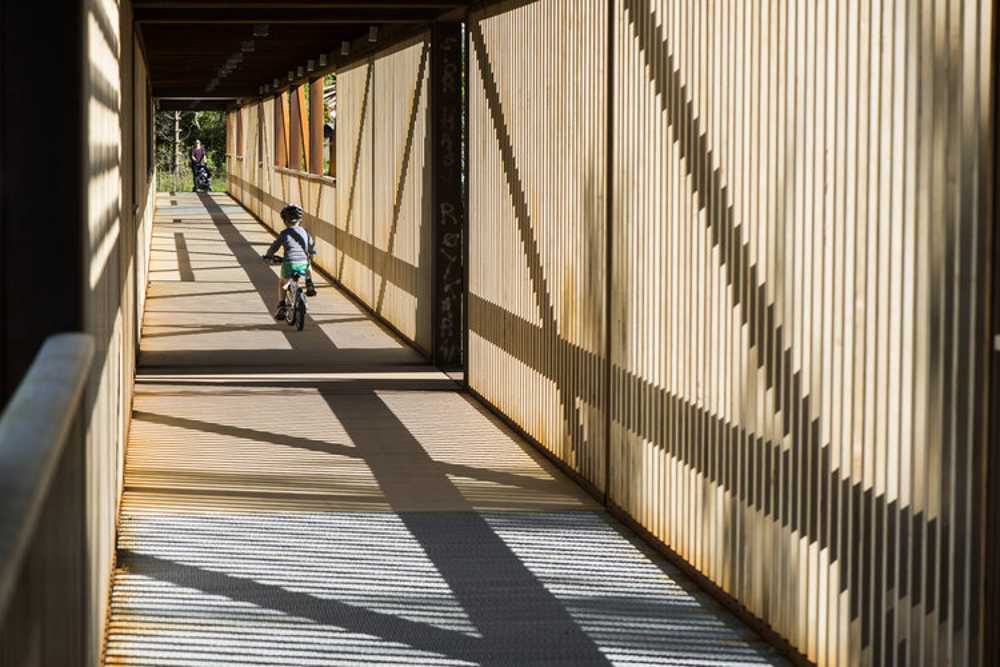 Acciaio Cor-ten, accoya e legno per un ponte pedonale in Norvegia