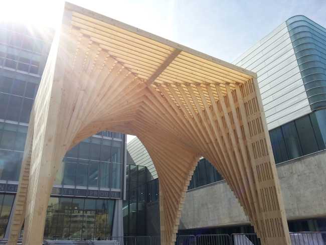 Arco in tavole di abete