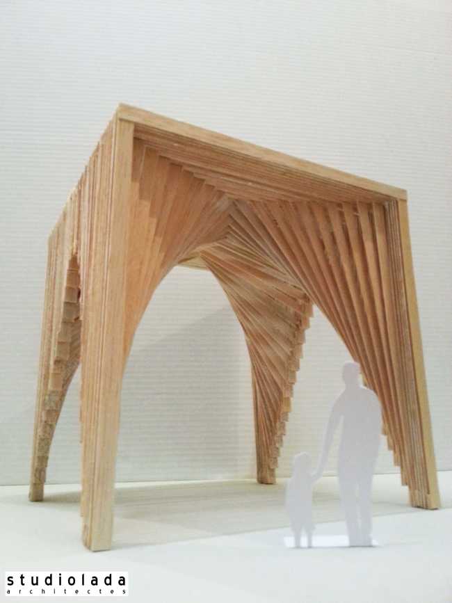 Modello arco in legno