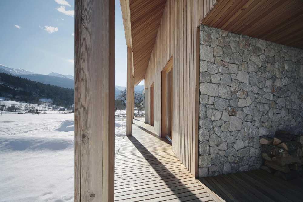 Chalet in legno e pietra
