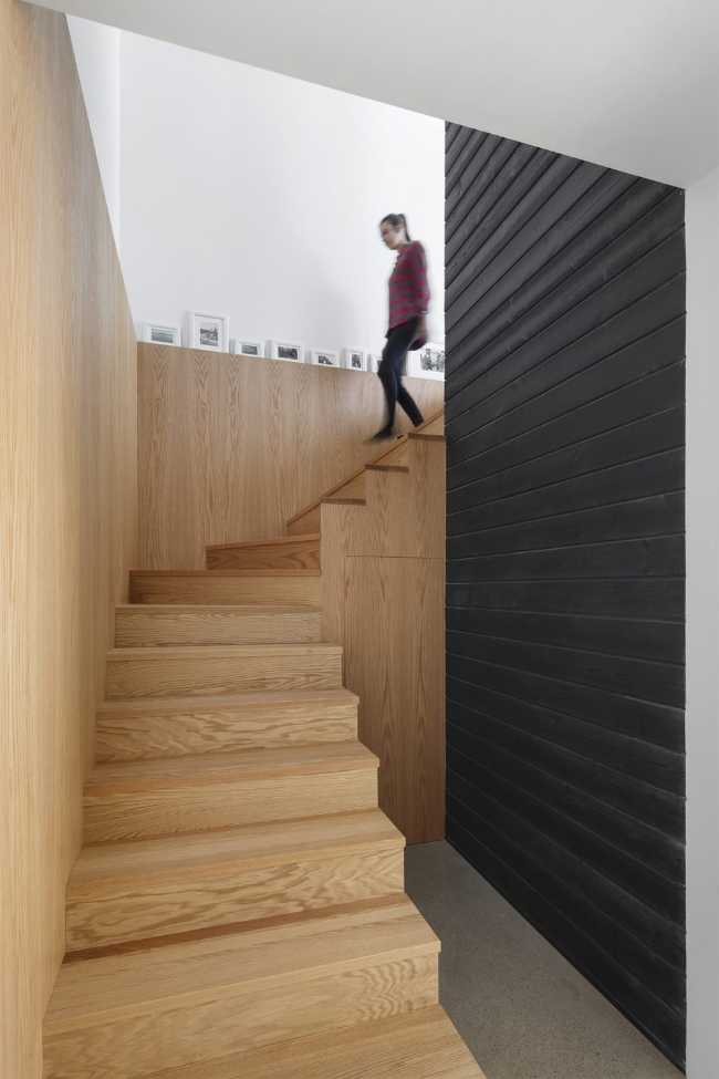 Internal staircase in solid wood