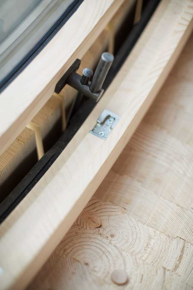 Detalle de ventana de madera