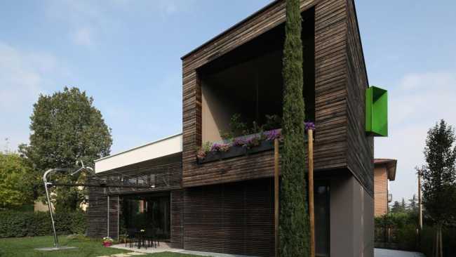 Terrazza dal rivestimento in larice temprato a fuoco