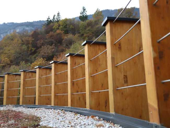 Recinto di confine in legno