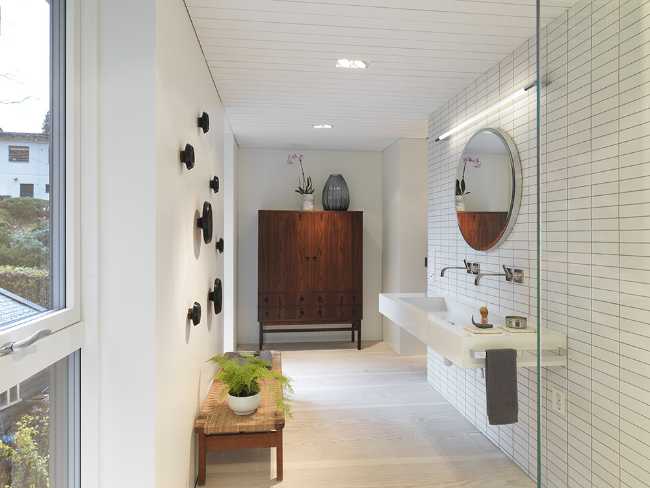 Bedroom and horizontal window