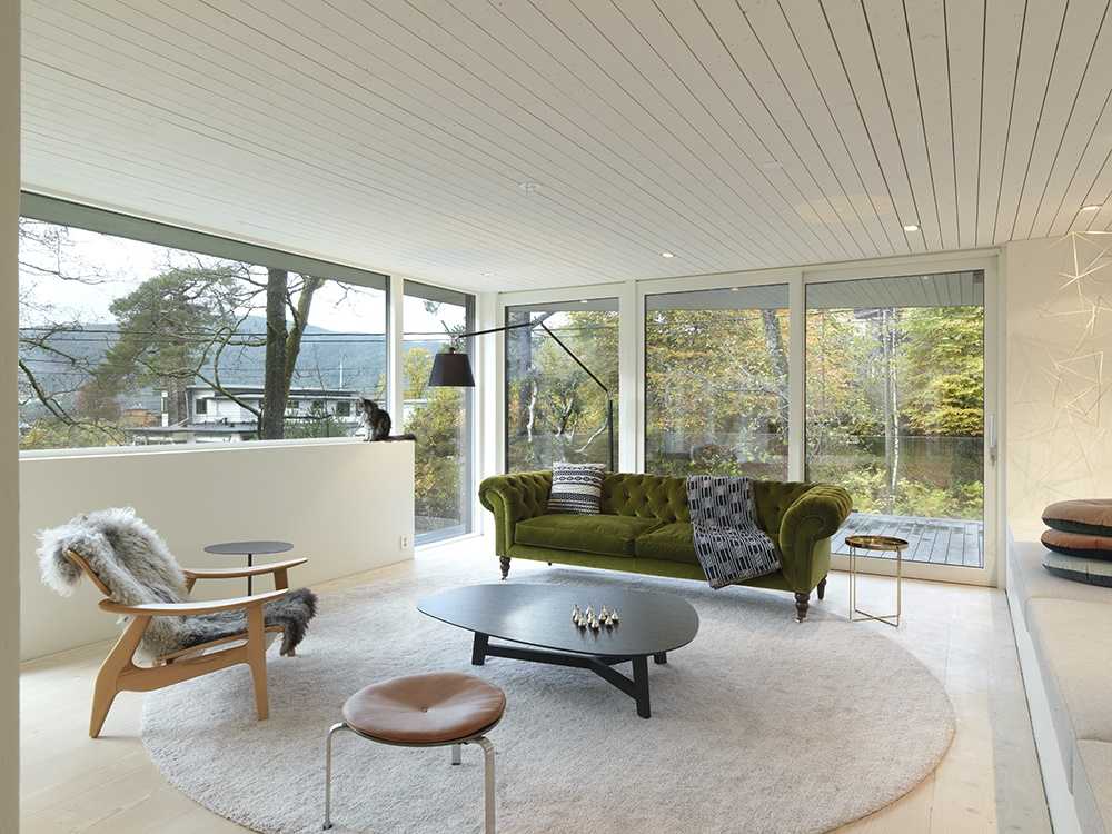 Villa in legno dalle forme contemporanee