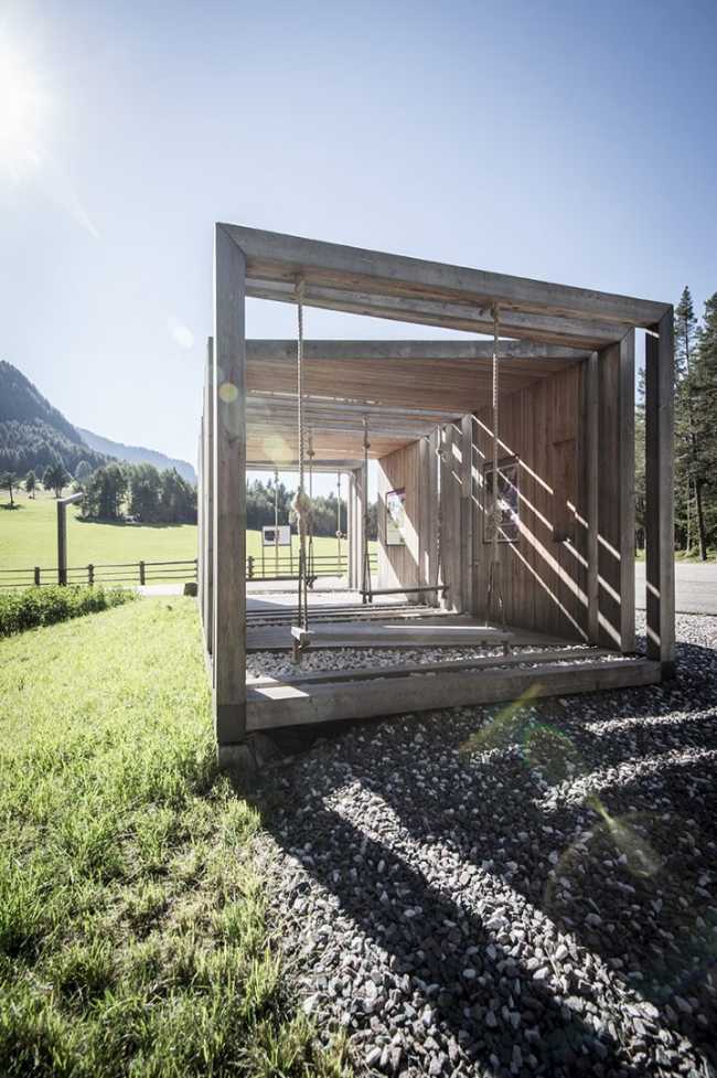 Espacio en la naturaleza en madera