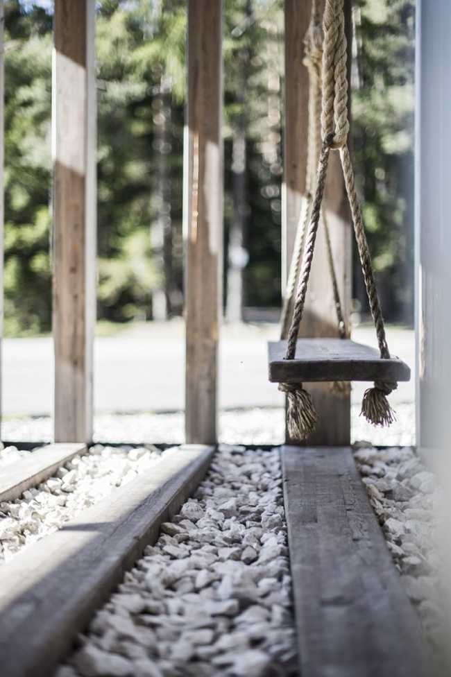 Columpio en una estructura de madera