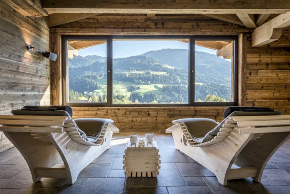 Recovery and restyling of a luxury resort in the Alps