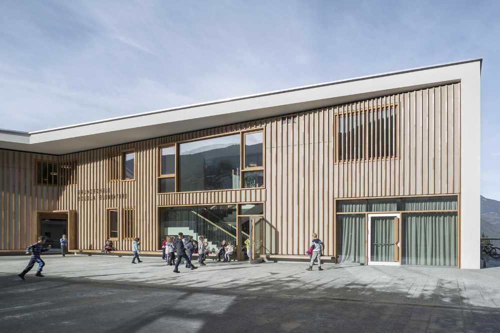 Kindergarten and innovative elementary school