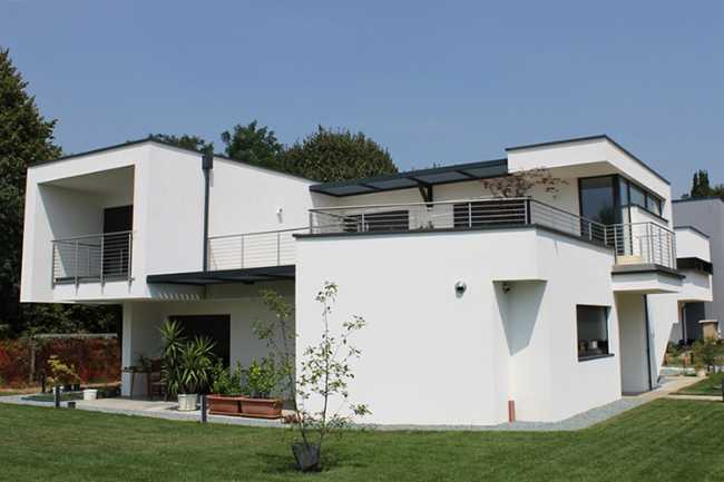 Edifici bifamiliari ed equilibrio vuoti e pieni