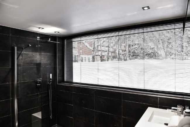 Long horizontal window