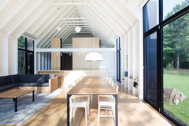Living room cottage with bay window