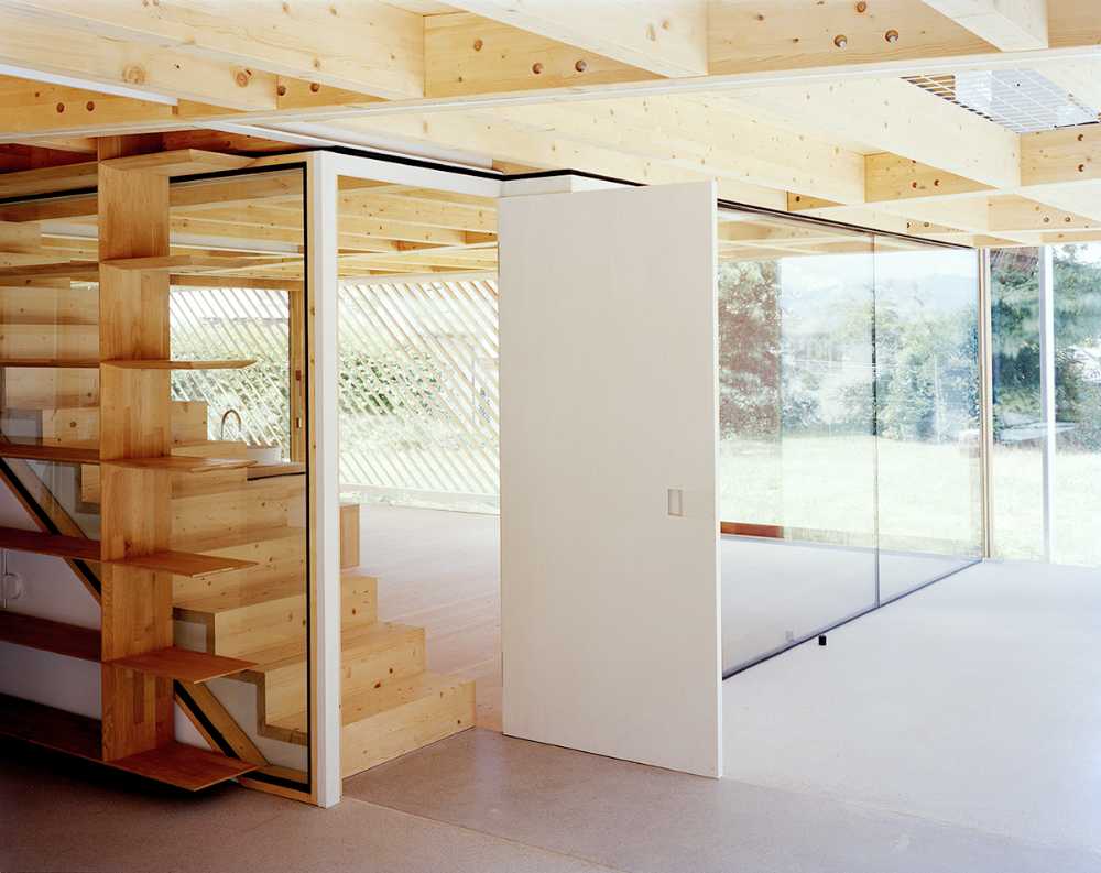 vecchio granaio e architettura contemporanea